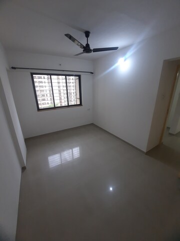 Room in 1 BHK Apartment at Puranik City, Kasarvadavali – for Rent