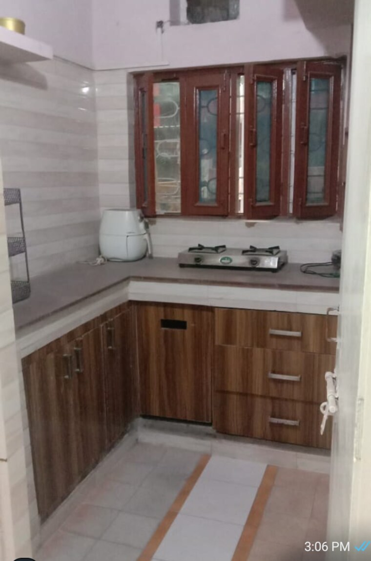 Kitchen, sector 26 3.5 Bedroom 112 Sq.Mt. Builder Floor In Sector 26 Noida 8894093