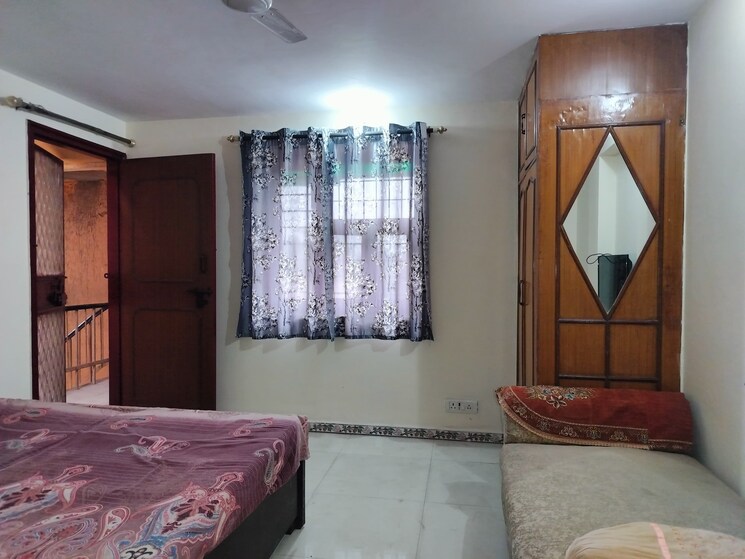 Bedroom, sarita vihar 1 Bedroom 450 Sq.Ft. Apartment In Sarita Vihar Delhi 8894103