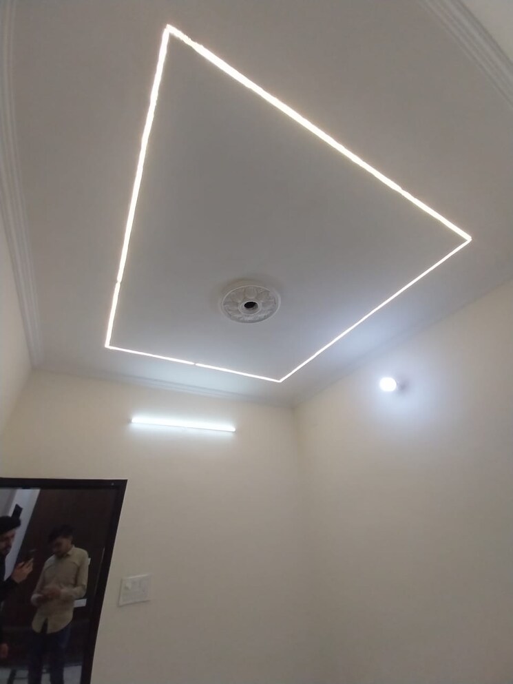 Master Bedroom, anuradha-apartments-cghs 2 Bedroom 1000 Sq.Ft. Apartment In Paschim Vihar Delhi 8894120