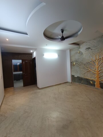 Room in 3 BHK Apartment at Navbharat Apartments, Paschim Vihar – for Rent