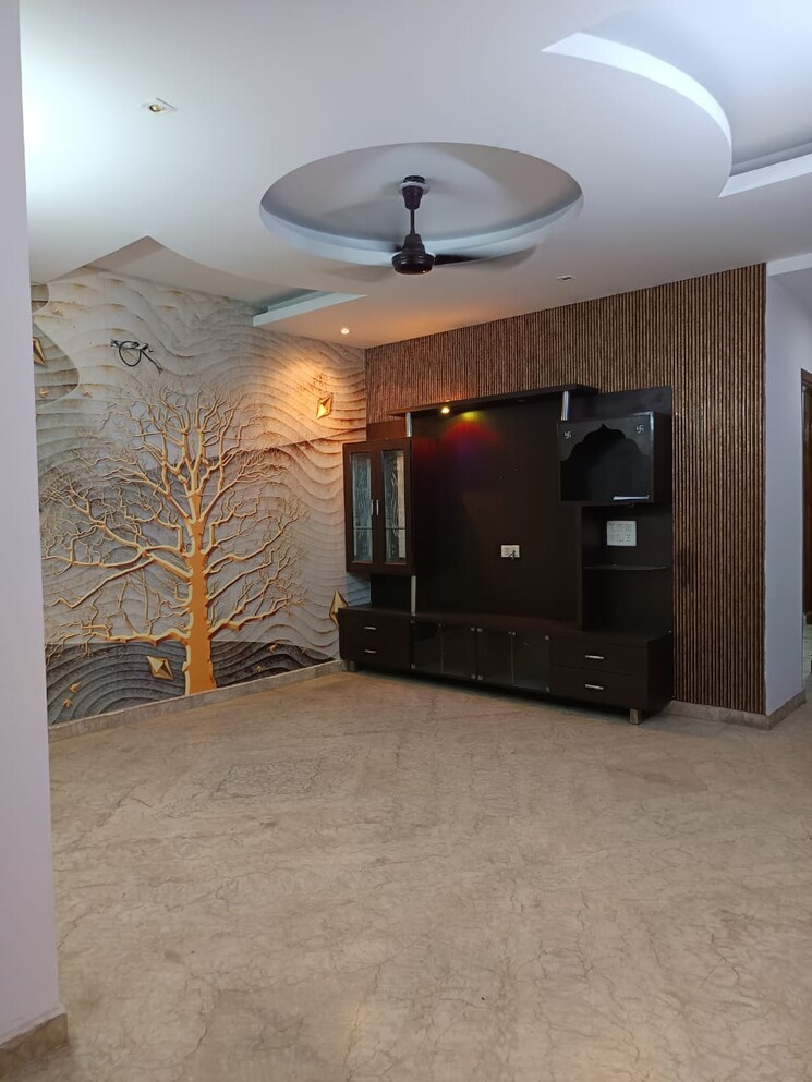 Room, navbharat-apartments 3 Bedroom 1350 Sq.Ft. Apartment In Paschim Vihar Delhi 8894123