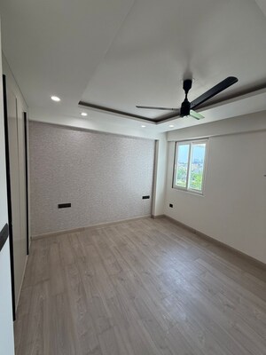 Room in 4 BHK Builder Floor at Emaar MGF Emerald Hills, Sector 65 – for Sale