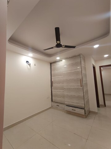 2.5 BHK Apartment For Rent in Madhur Apartment, Paschim Vihar