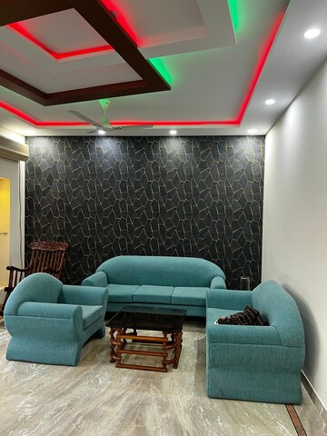Furnished Amenities in 3 BHK Apartment at Sunder Apartment, Paschim Vihar – for Rent