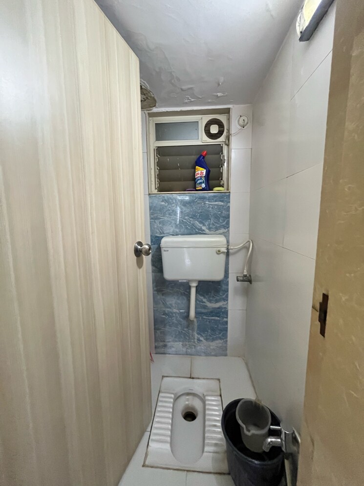 Bathroom, unique-poonam-estate-cluster-3 2 Bedroom 1155 Sq.Ft. Apartment In Gaurav Galaxy Thane 8894164