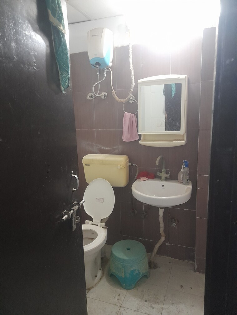 Master Bedroom, srs-pearl-heights 2.5 Bedroom 1375 Sq.Ft. Apartment In Sector 87 Faridabad 8894167