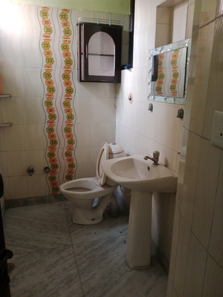 Bathroom, huda sector 11 2 Bedroom 1152 Sq.Ft. Builder Floor In Huda Sector 11 Panipat 8894176