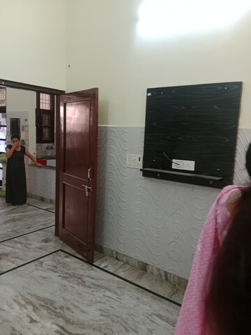 Living Room in 2 BHK Builder Floor at Sector 25 – for Rent
