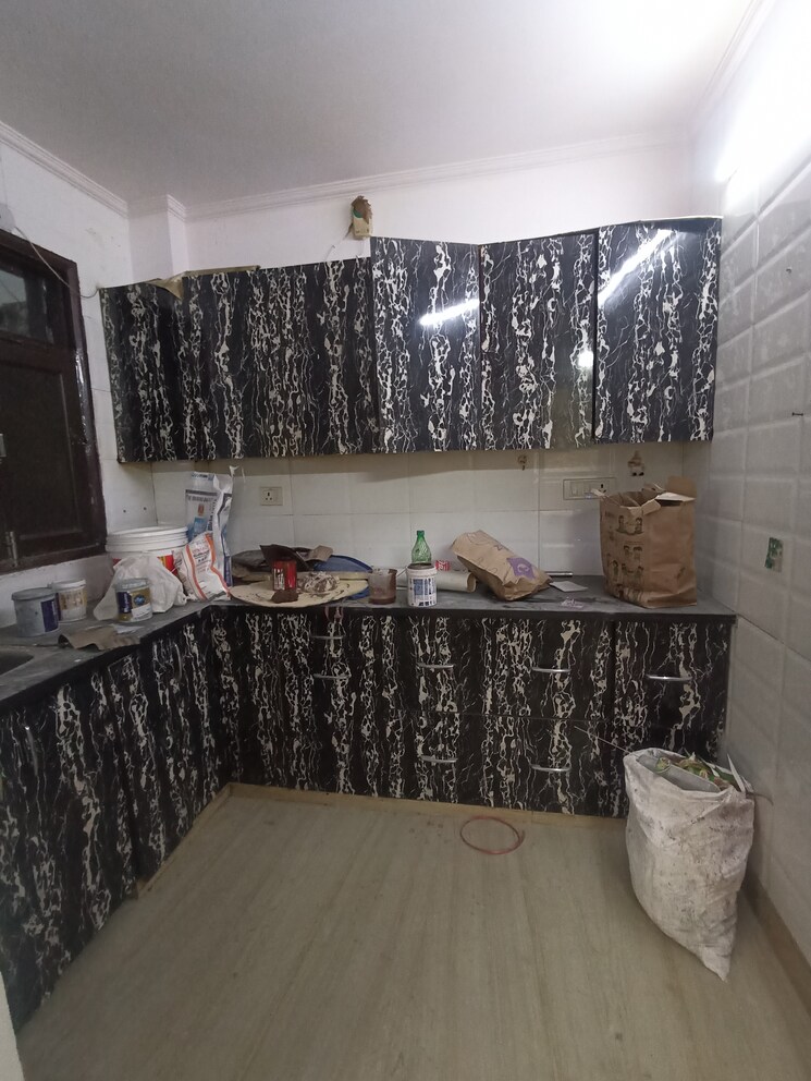 Bedroom, madhur-apartment 1.5 Bedroom 850 Sq.Ft. Apartment In Paschim Vihar Delhi 8894209