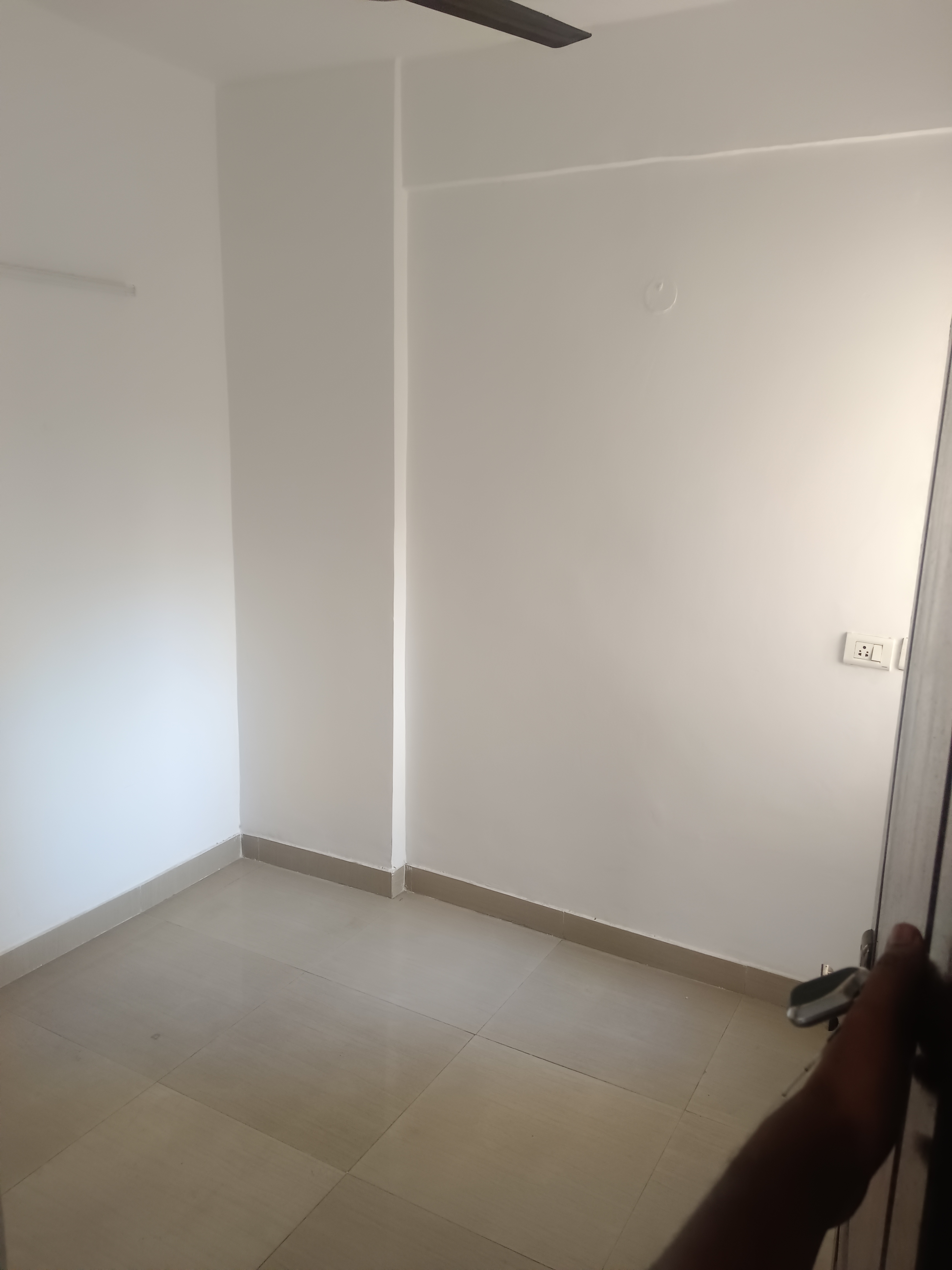 2 BHK + Study Room Apartment For Rent in Nimbus The Hyde park