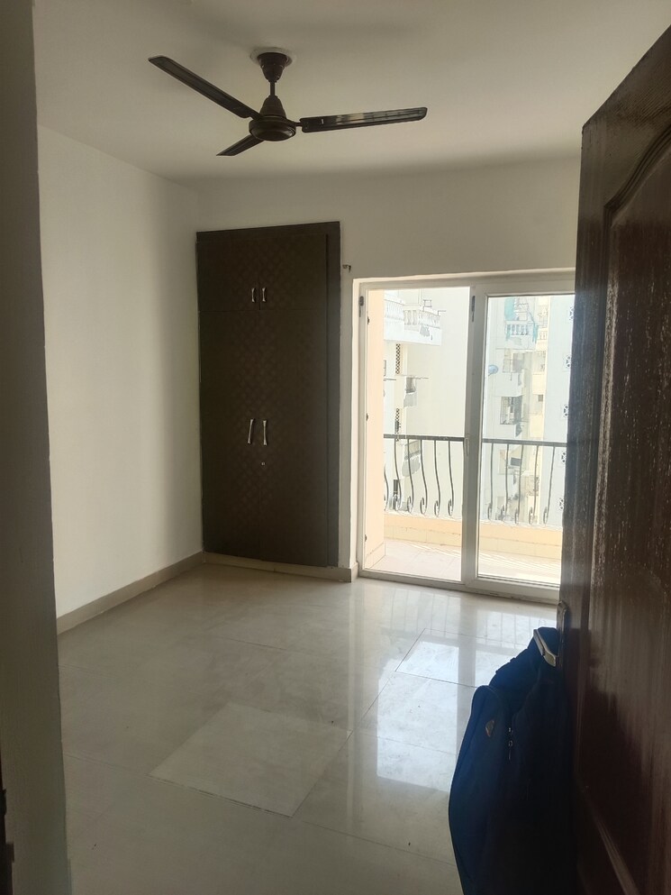 Room, nimbus-the-hyde-park 2 Bedroom 1080 Sq.Ft. Apartment In Sector 78 Noida 8894222