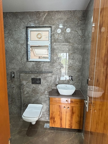Bathroom in 4 BHK Apartment at Shapoorji Pallonji The Dualis, Sector 46 – for Sale
