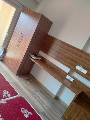 Furnished Amenities in 1 BHK Apartment at Paramount Golfforeste, Zeta I Greater Noida – for Rent