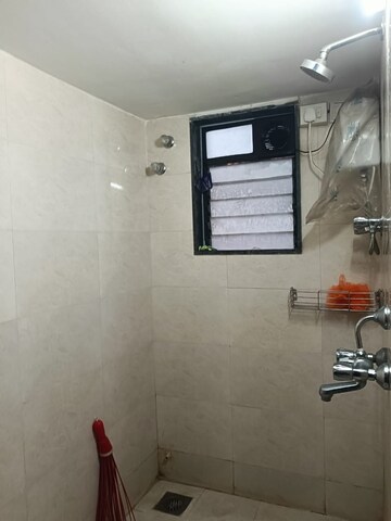 Room in 1 BHK Apartment at Mahalaxmi CHS Worli, Worli – for Rent