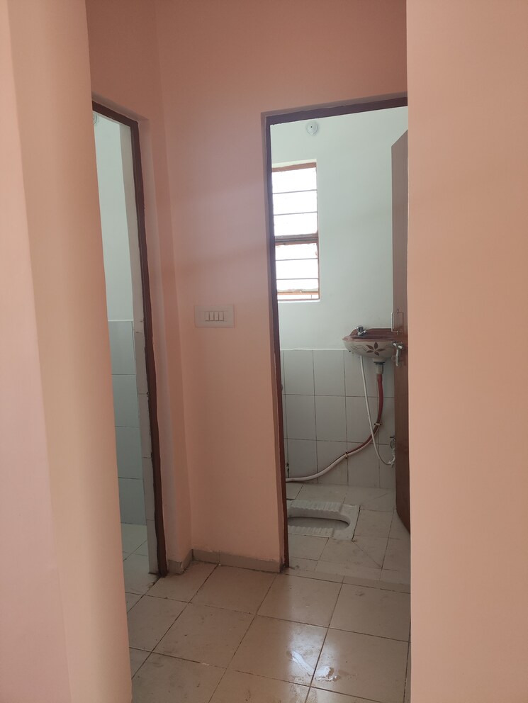Attached Bathroom, paarth-aadyant 1.5 Bedroom 500 Sq.Ft. Apartment In Gomti Nagar Lucknow 8894236