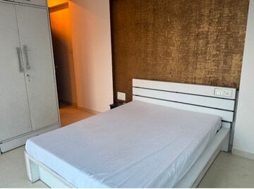 Room in 1 BHK Apartment at Greenfields Apartment, Lower Parel – for Rent