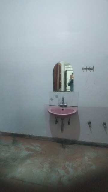 Furnished Amenities in 2 BHK Independent House at Gomti Nagar – for Rent