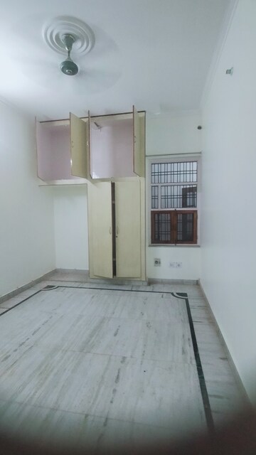 Room in 2 BHK Independent House at Gomti Nagar – for Rent