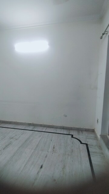 Room in 2 BHK Independent House at Gomti Nagar – for Rent