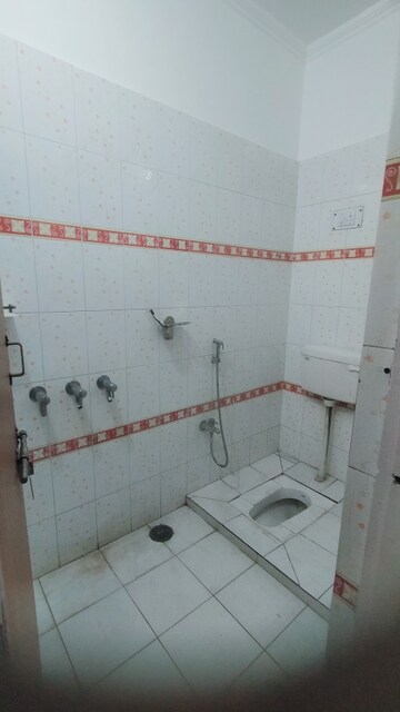 Bathroom in 2 BHK Independent House at Gomti Nagar – for Rent