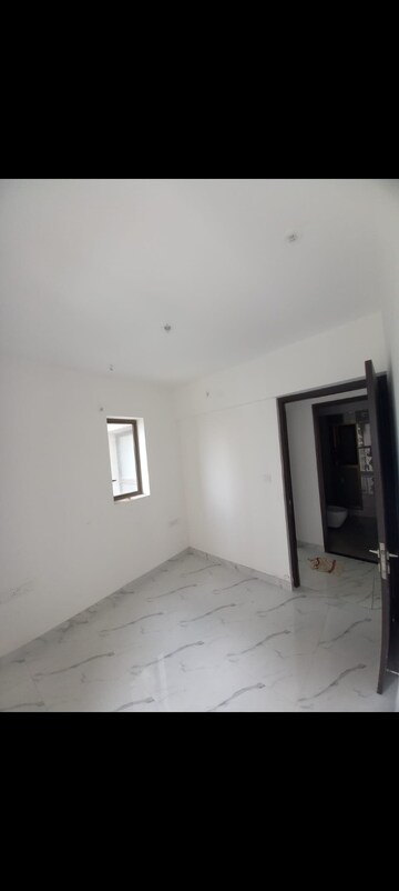 Room in 1 BHK Apartment at Raymond Ten X Habitat, Pokhran Road No Two – for Rent