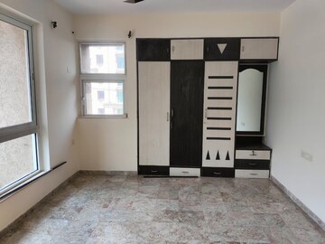 Room in 3 BHK Apartment at Hiranandani Casa Blanca, Ghodbunder Road – for Rent