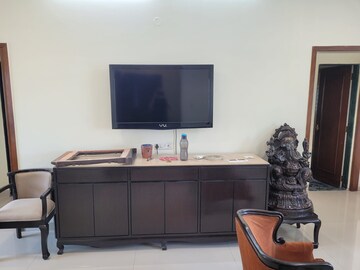 Furnished Amenities in 3 BHK Apartment at Vanamali CHS, Chembur – for Rent