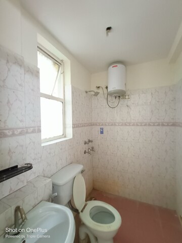 Bathroom in 3 BHK Apartment at Maple Heights, Sector 43 – for Rent