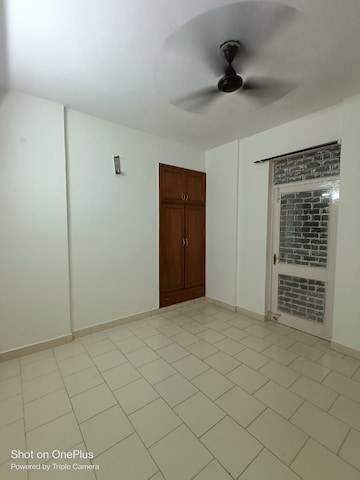 Room in 3 BHK Apartment at Maple Heights, Sector 43 – for Rent