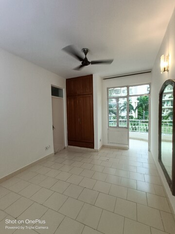Room in 3 BHK Apartment at Maple Heights, Sector 43 – for Rent