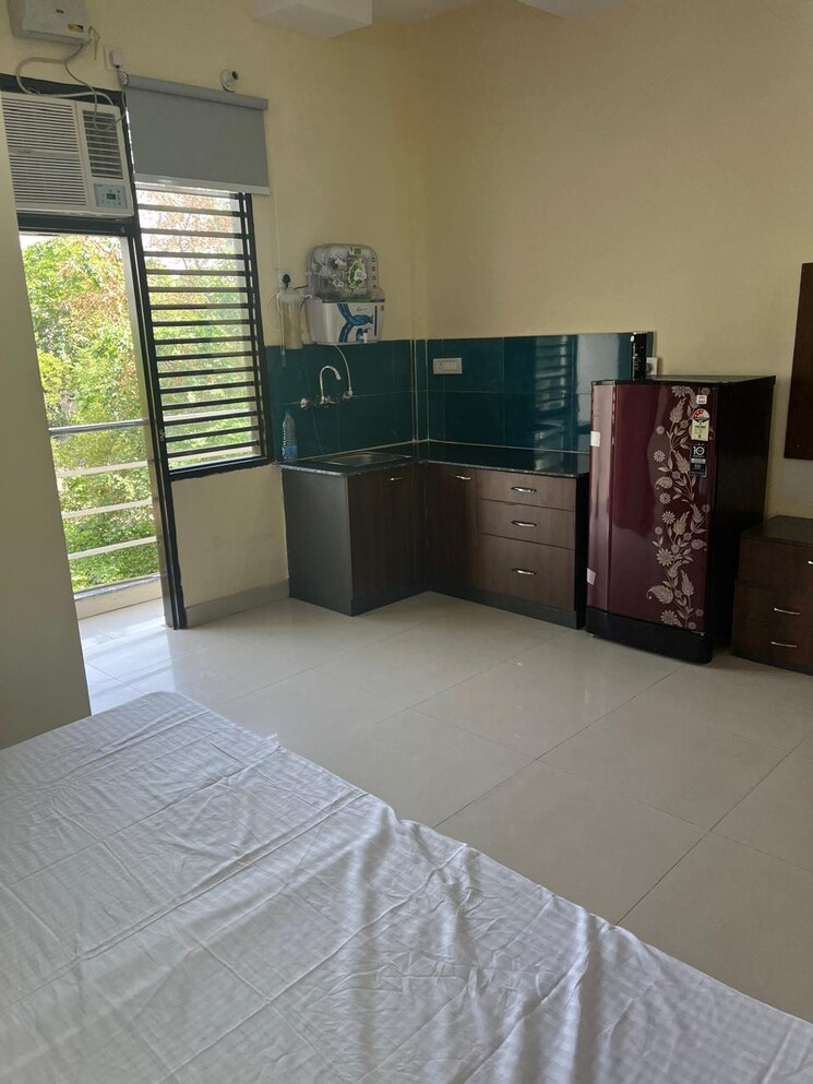 Kitchen, sushant lok i 1 RK 200 Sq.Ft. Builder Floor In Sushant Lok I Gurgaon 8894388