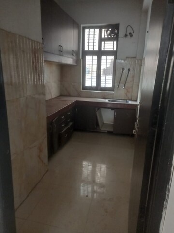 Kitchen in 3 BHK Builder Floor at Sector 46 – for Rent