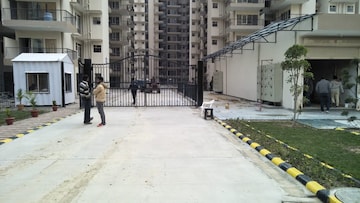 2 BHK Apartment For Sale in OP Floridaa, Sector 82