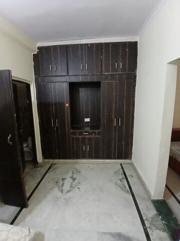 Building Lobby in 1 BHK Builder Floor at Sushant Lok I – for Rent