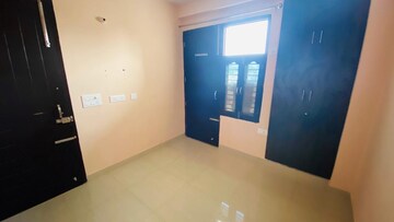 Room in 1 BHK Builder Floor at Sushant Lok I – for Rent