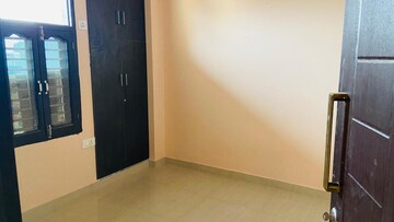 Room in 1 BHK Builder Floor at Sushant Lok I – for Rent