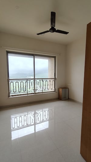 2 BHK Apartment For Rent in Hiranandani Fortune City, New Panvel