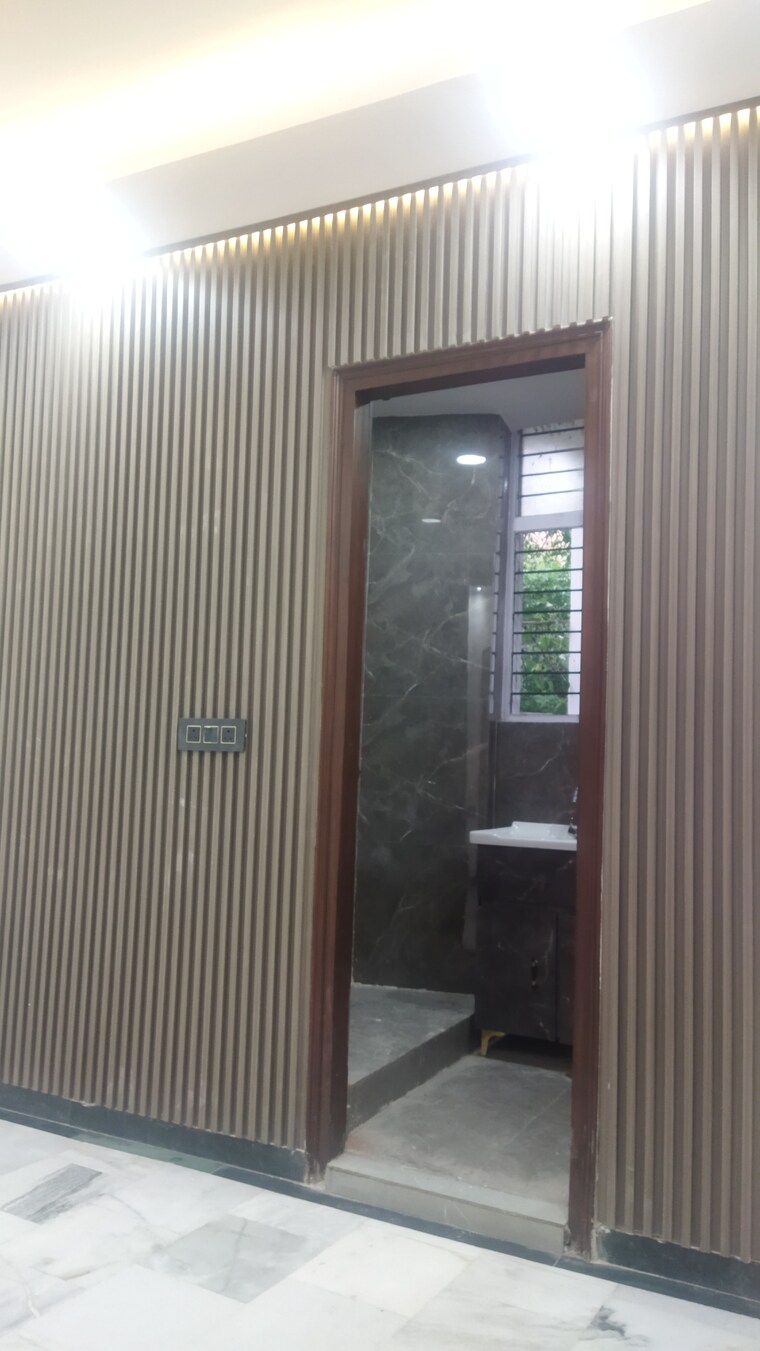 Bathroom, govindpuri 3 Bedroom 1300 Sq.Ft. Builder Floor In Govindpuri Delhi 8894482