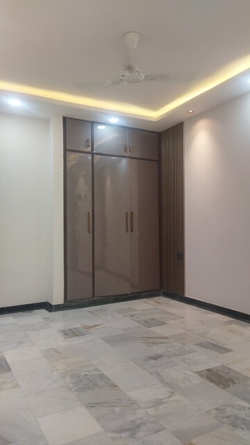 Room in 3 BHK Builder Floor at Govindpuri – for Sale