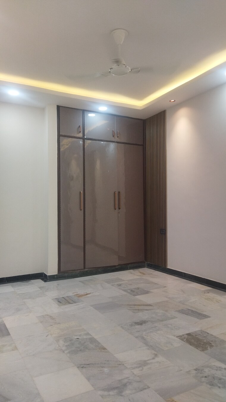 Room, govindpuri 3 Bedroom 1300 Sq.Ft. Builder Floor In Govindpuri Delhi 8894482