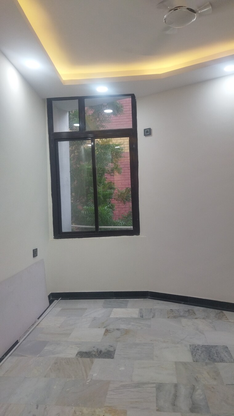 Room, govindpuri 3 Bedroom 1300 Sq.Ft. Builder Floor In Govindpuri Delhi 8894482