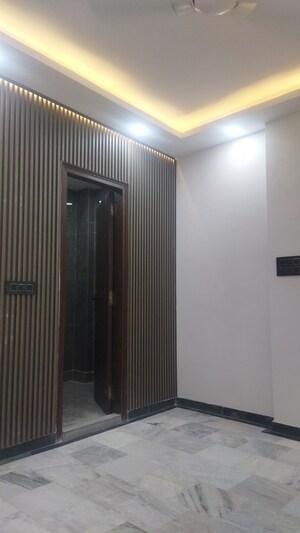 Room in 3 BHK Builder Floor at Govindpuri – for Sale