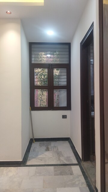 Building Lobby in 3 BHK Builder Floor at Govindpuri – for Sale