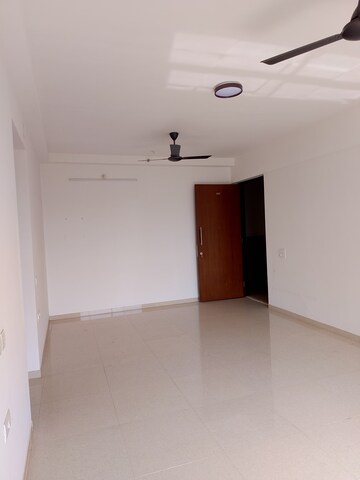 Room in 1.5 BHK Apartment at Hiranandani Fortune City, New Panvel – for Rent