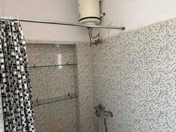 Bathroom in 1 BHK Builder Floor at Sector 18 – for Rent