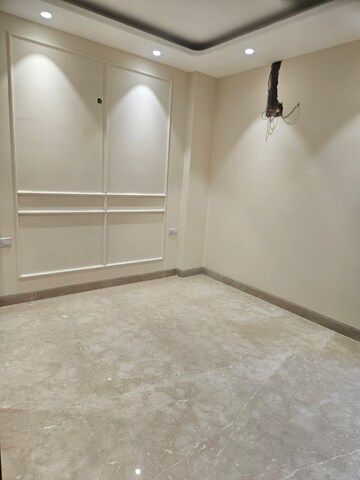 Room in 3 BHK Builder Floor at East Patel Nagar – for Sale