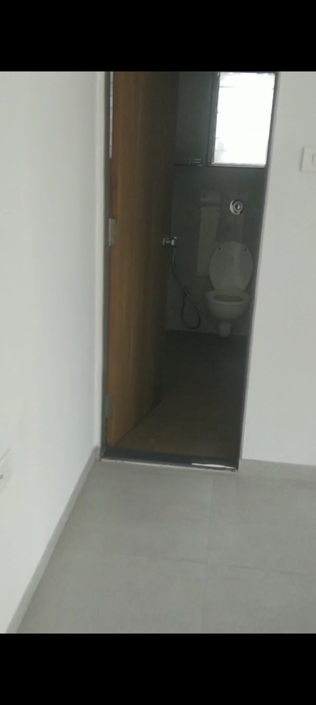 2 BHK + Pooja Room,Servant Room,Study Room,Extra Room Apartment For Rent in Aashray CHS Goregaon East