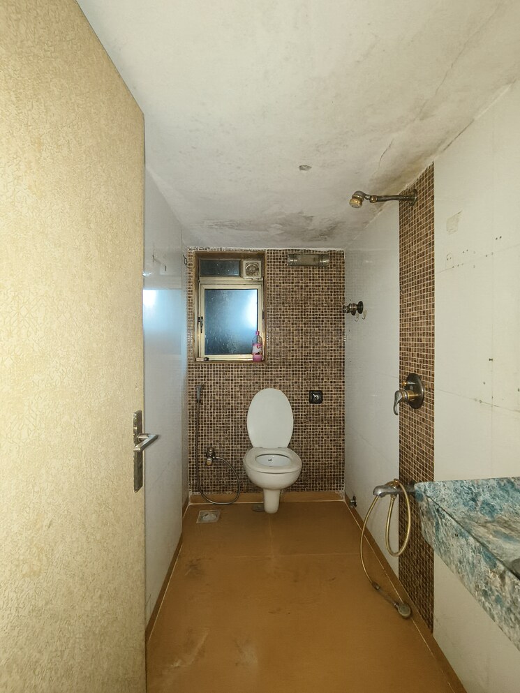 Bathroom, pegasus-tower 1 Bedroom 560 Sq.Ft. Apartment In Andheri West Mumbai 8894533