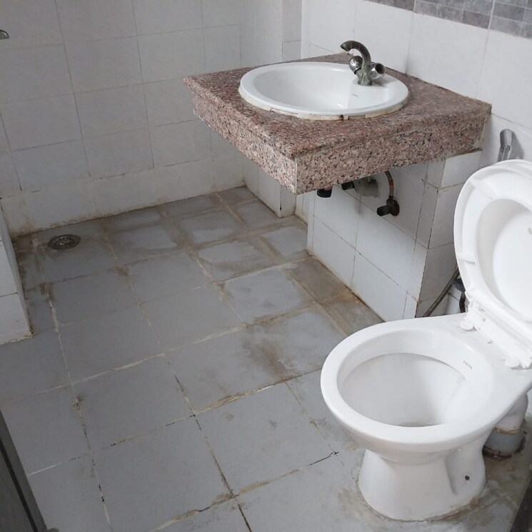 Bathroom, logix-blossom-county 2 Bedroom 1350 Sq.Ft. Apartment In Sector 137 Noida 8894555